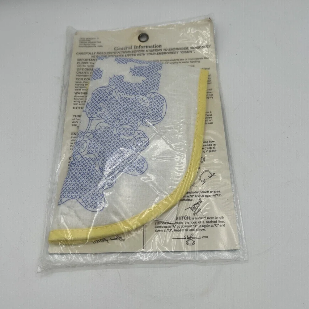 Bucilla Tiny Tails Counting Stars Pre-Quilted Bib Baby OS White Stamped Kit 1990